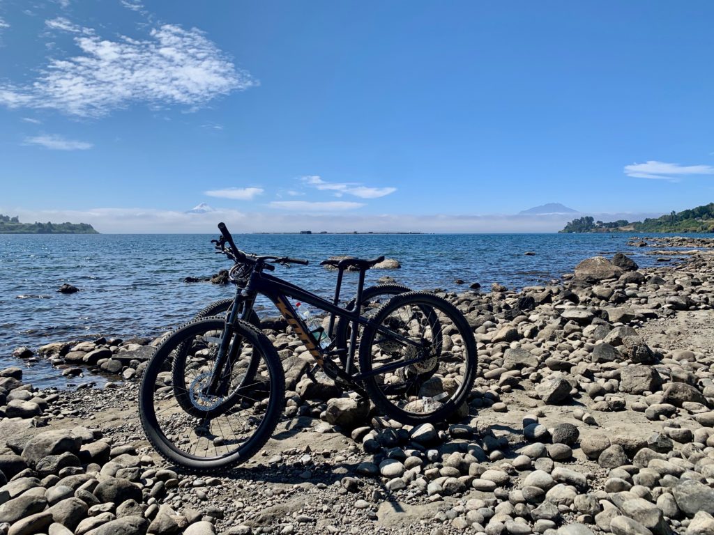 „Unsere“ Bikes am Lago Llanquihue